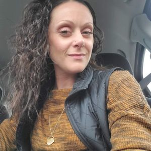 Meet your Posher, Carmela